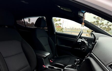 Hyundai Elantra VI рестайлинг, 2017 год, 1 600 000 рублей, 6 фотография