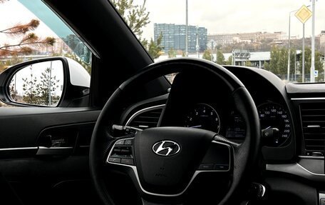 Hyundai Elantra VI рестайлинг, 2017 год, 1 600 000 рублей, 11 фотография