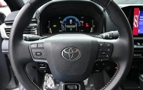 Toyota Camry, 2025 год, 6 300 000 рублей, 9 фотография