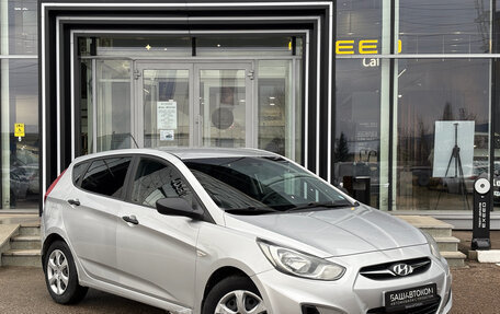 Hyundai Solaris II рестайлинг, 2011 год, 649 000 рублей, 3 фотография