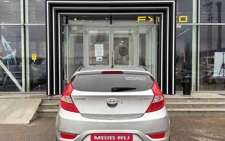 Hyundai Solaris II рестайлинг, 2011 год, 649 000 рублей, 5 фотография