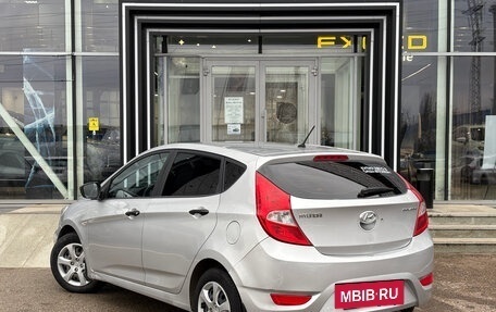 Hyundai Solaris II рестайлинг, 2011 год, 649 000 рублей, 6 фотография