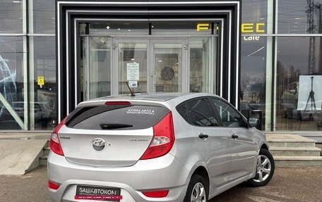 Hyundai Solaris II рестайлинг, 2011 год, 649 000 рублей, 4 фотография