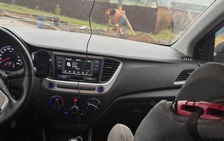 Hyundai Solaris II рестайлинг, 2017 год, 790 000 рублей, 6 фотография