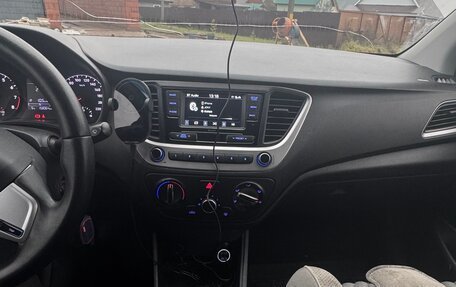 Hyundai Solaris II рестайлинг, 2017 год, 790 000 рублей, 8 фотография