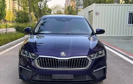 Skoda Octavia IV, 2022 год, 2 300 000 рублей, 2 фотография