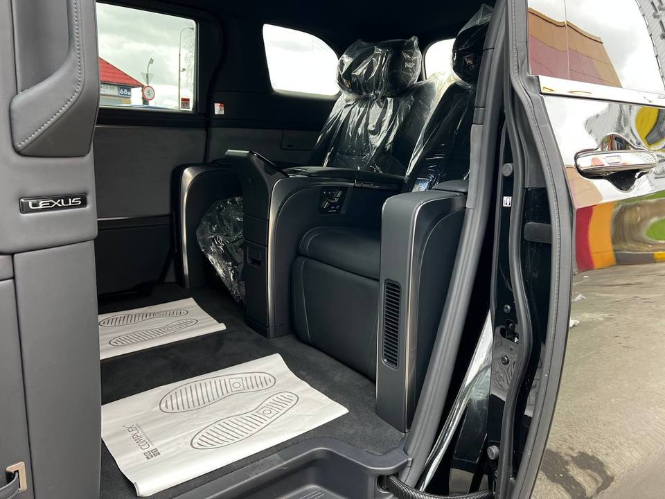 Lexus LM I, 2025 год, 19 400 000 рублей, 21 фотография