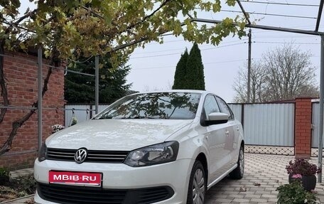 Volkswagen Polo VI (EU Market), 2013 год, 730 000 рублей, 1 фотография