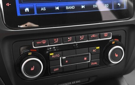 Volkswagen Jetta VI, 2011 год, 1 049 000 рублей, 10 фотография