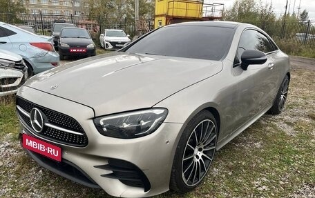 Mercedes-Benz E-Класс, 2021 год, 4 261 000 рублей, 1 фотография