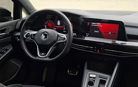 Volkswagen Golf VIII, 2022 год, 2 020 000 рублей, 9 фотография