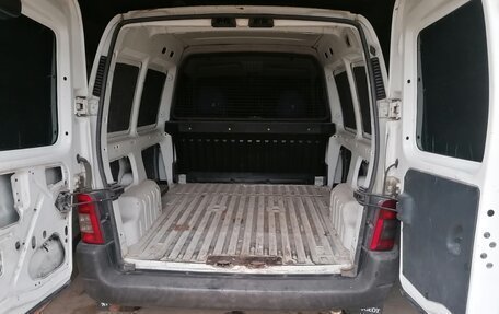 Peugeot Partner II рестайлинг 2, 2010 год, 300 000 рублей, 8 фотография