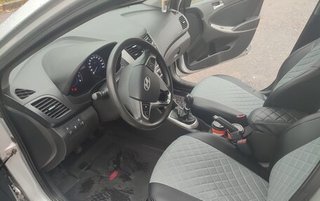 Hyundai Solaris II рестайлинг, 2012 год, 450 000 рублей, 12 фотография