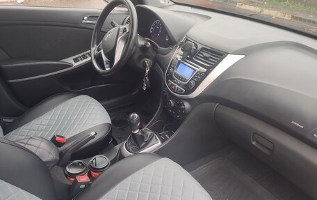 Hyundai Solaris II рестайлинг, 2012 год, 450 000 рублей, 11 фотография