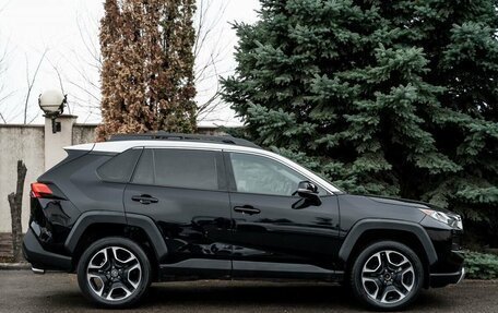 Toyota RAV4, 2019 год, 3 430 000 рублей, 11 фотография