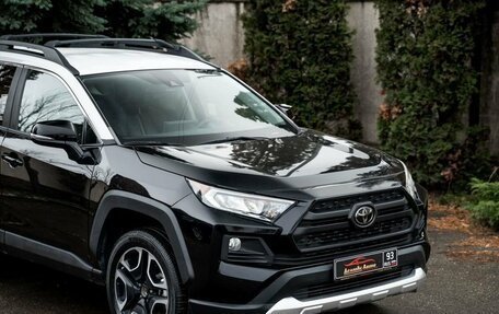 Toyota RAV4, 2019 год, 3 430 000 рублей, 5 фотография