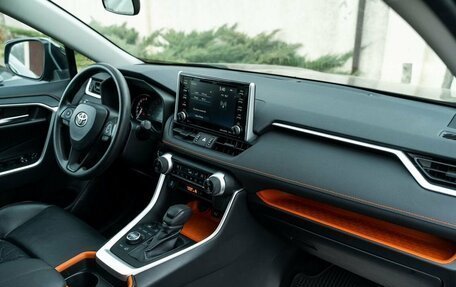 Toyota RAV4, 2019 год, 3 430 000 рублей, 19 фотография