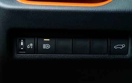 Toyota RAV4, 2019 год, 3 430 000 рублей, 32 фотография