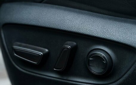 Toyota RAV4, 2019 год, 3 430 000 рублей, 33 фотография