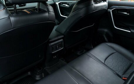 Toyota RAV4, 2019 год, 3 430 000 рублей, 39 фотография