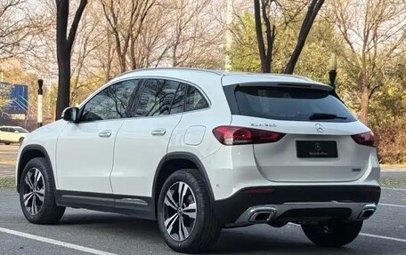 Mercedes-Benz GLA, 2022 год, 2 350 000 рублей, 4 фотография