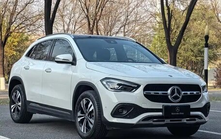 Mercedes-Benz GLA, 2022 год, 2 350 000 рублей, 3 фотография