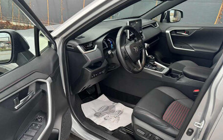 Toyota RAV4, 2021 год, 2 760 000 рублей, 7 фотография