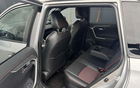 Toyota RAV4, 2021 год, 2 760 000 рублей, 12 фотография