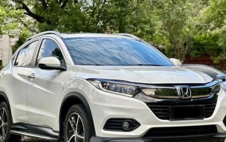 Honda Vezel, 2022 год, 1 600 000 рублей, 2 фотография