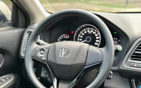 Honda Vezel, 2022 год, 1 600 000 рублей, 5 фотография