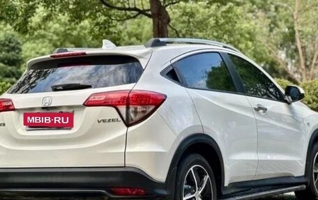 Honda Vezel, 2022 год, 1 600 000 рублей, 3 фотография