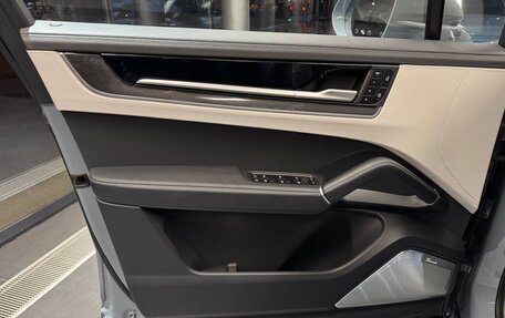 Porsche Cayenne III, 2025 год, 35 990 000 рублей, 17 фотография