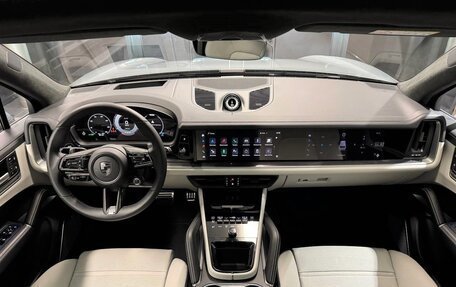 Porsche Cayenne III, 2025 год, 35 990 000 рублей, 24 фотография