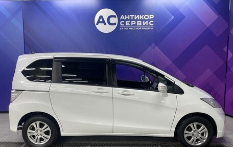 Honda Freed I, 2013 год, 1 350 000 рублей, 4 фотография
