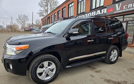 Toyota Land Cruiser 200, 2013 год, 3 590 000 рублей, 1 фотография