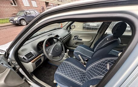 Renault Clio III, 2001 год, 162 000 рублей, 2 фотография