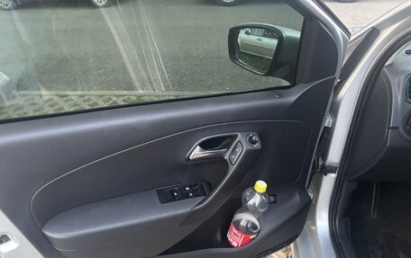 Volkswagen Polo VI (EU Market), 2014 год, 700 000 рублей, 2 фотография