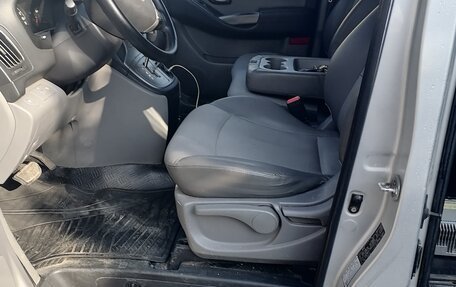 Hyundai Grand Starex Grand Starex I рестайлинг 2, 2010 год, 1 490 000 рублей, 11 фотография