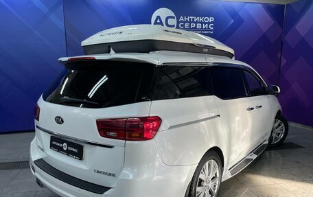 KIA Carnival III, 2018 год, 2 990 000 рублей, 8 фотография