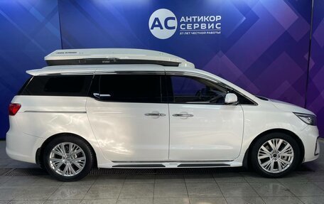 KIA Carnival III, 2018 год, 2 990 000 рублей, 5 фотография