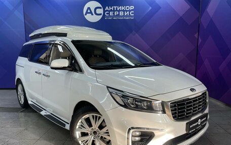KIA Carnival III, 2018 год, 2 990 000 рублей, 3 фотография