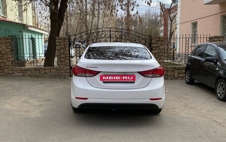 Hyundai Elantra V, 2014 год, 950 000 рублей, 3 фотография