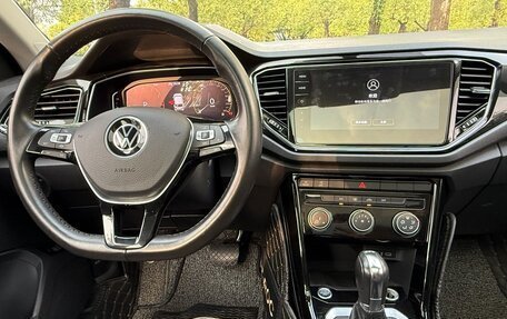 Volkswagen T-Roc I, 2021 год, 1 850 000 рублей, 9 фотография