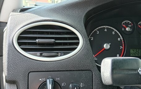 Ford Focus II рестайлинг, 2005 год, 400 000 рублей, 19 фотография