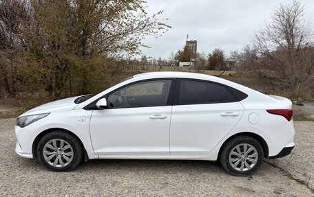 Hyundai Solaris II рестайлинг, 2021 год, 1 700 000 рублей, 3 фотография