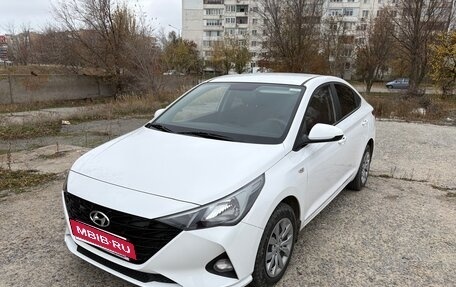 Hyundai Solaris II рестайлинг, 2021 год, 1 700 000 рублей, 8 фотография