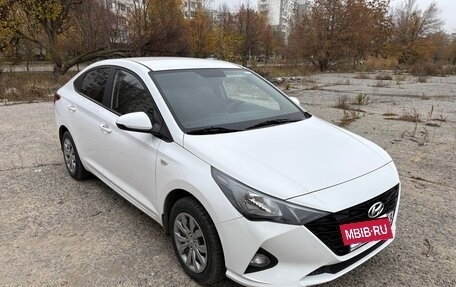 Hyundai Solaris II рестайлинг, 2021 год, 1 700 000 рублей, 9 фотография