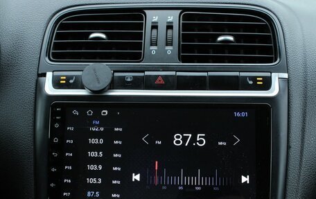 Volkswagen Polo VI (EU Market), 2011 год, 550 000 рублей, 21 фотография