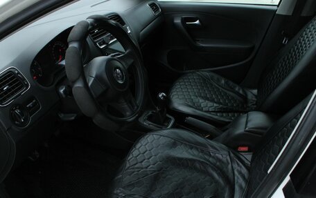 Volkswagen Polo VI (EU Market), 2011 год, 550 000 рублей, 17 фотография