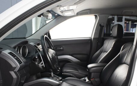 Mitsubishi Outlander III рестайлинг 3, 2010 год, 1 400 000 рублей, 9 фотография